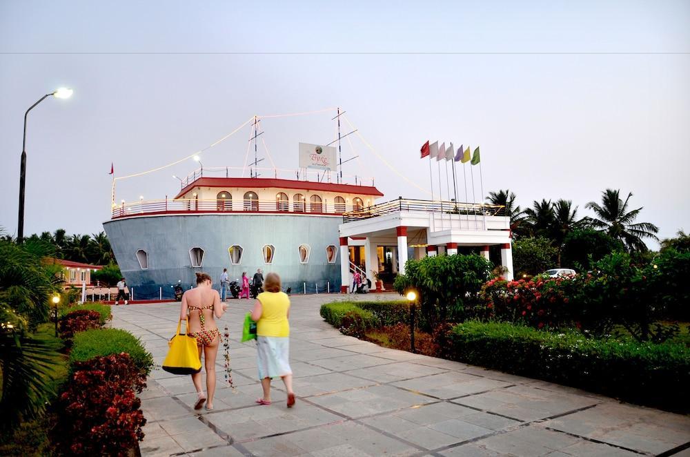 The Byke Old Anchor Beach Resort&Spa Cavelossim Exterior foto
