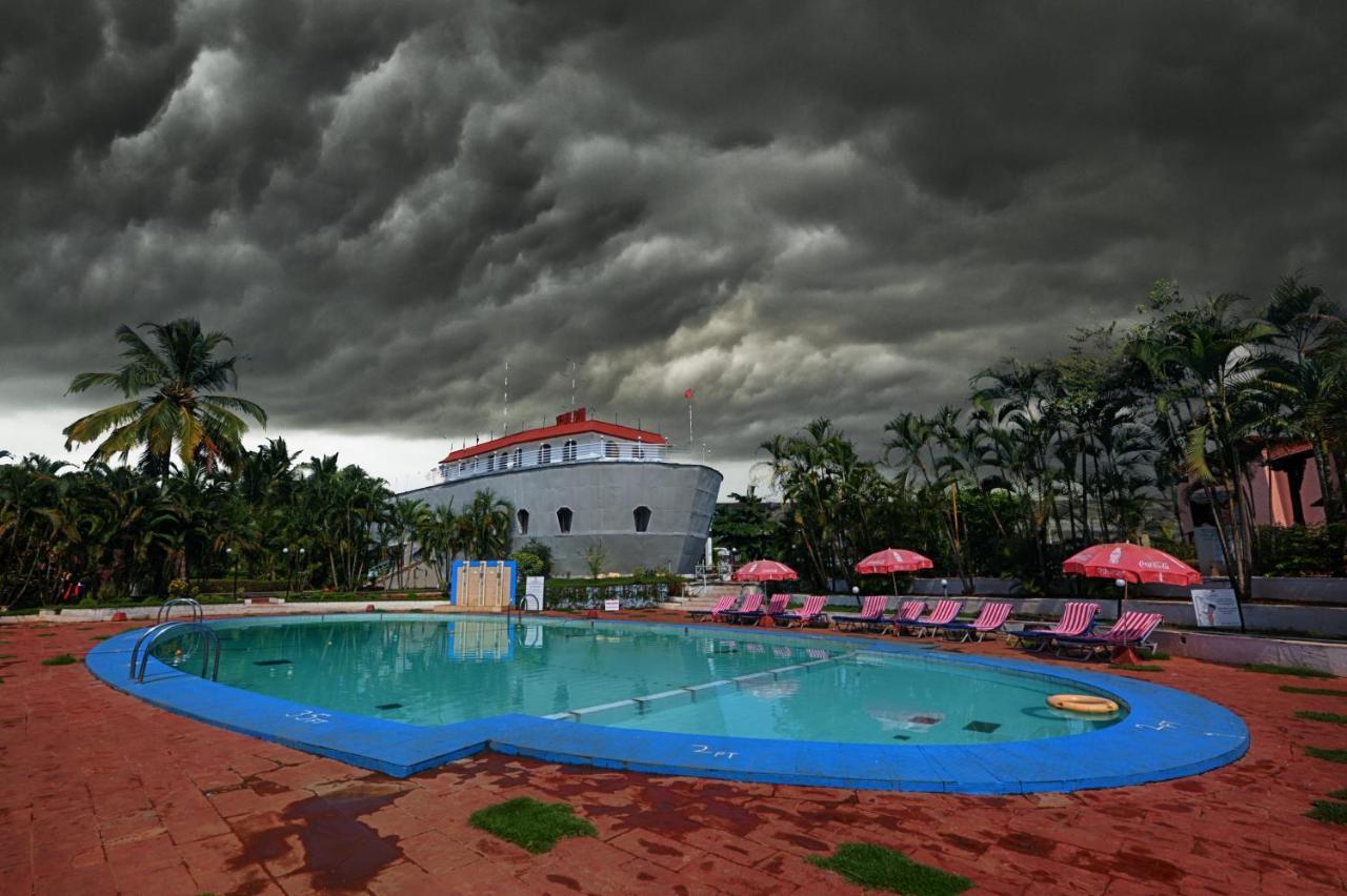 The Byke Old Anchor Beach Resort&Spa Cavelossim Exterior foto